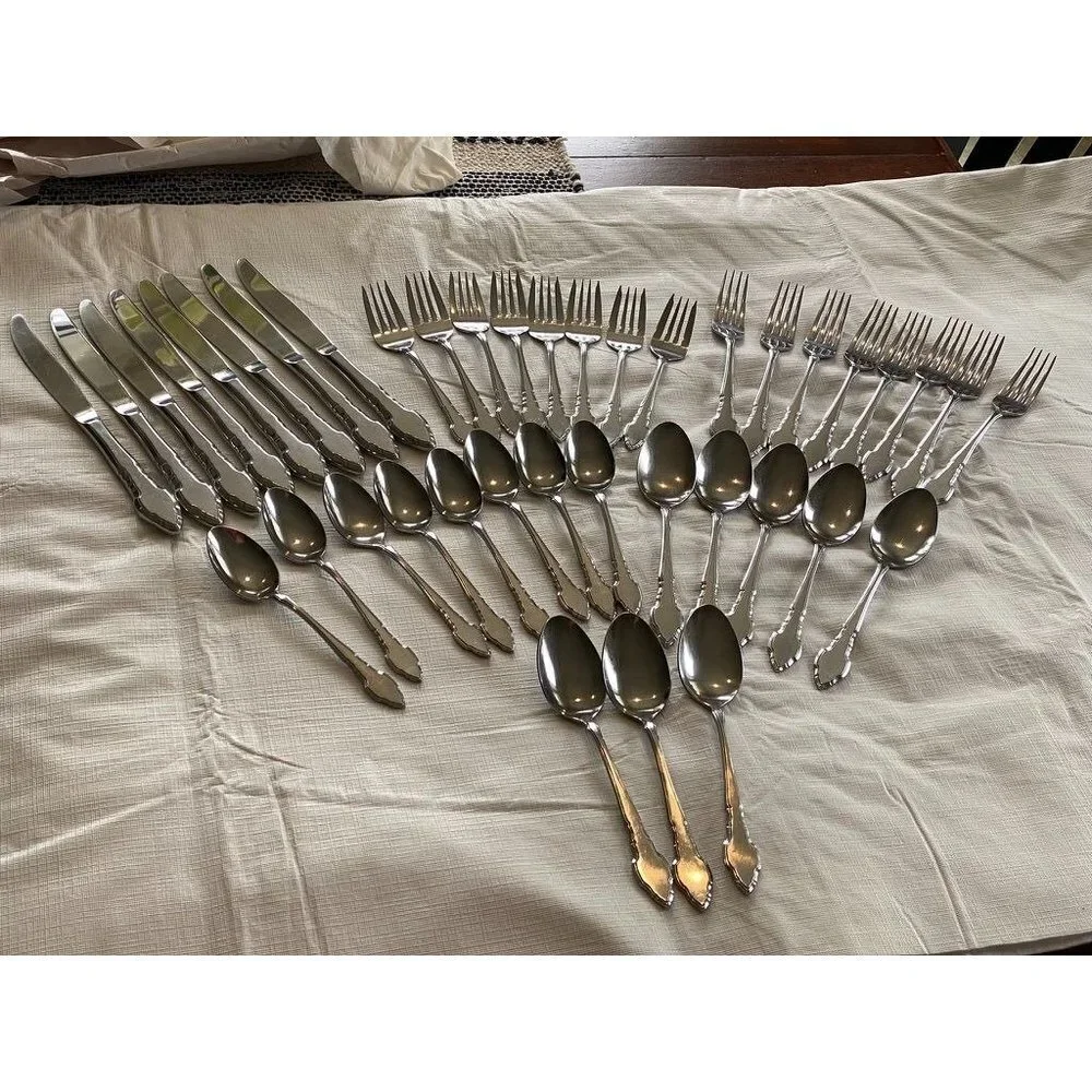 Silhouette Pattern 1959 International Silver Co. Silverplate Service for 8